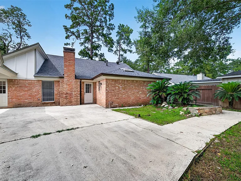 1834 Shadow Rock Dr — Photo 4