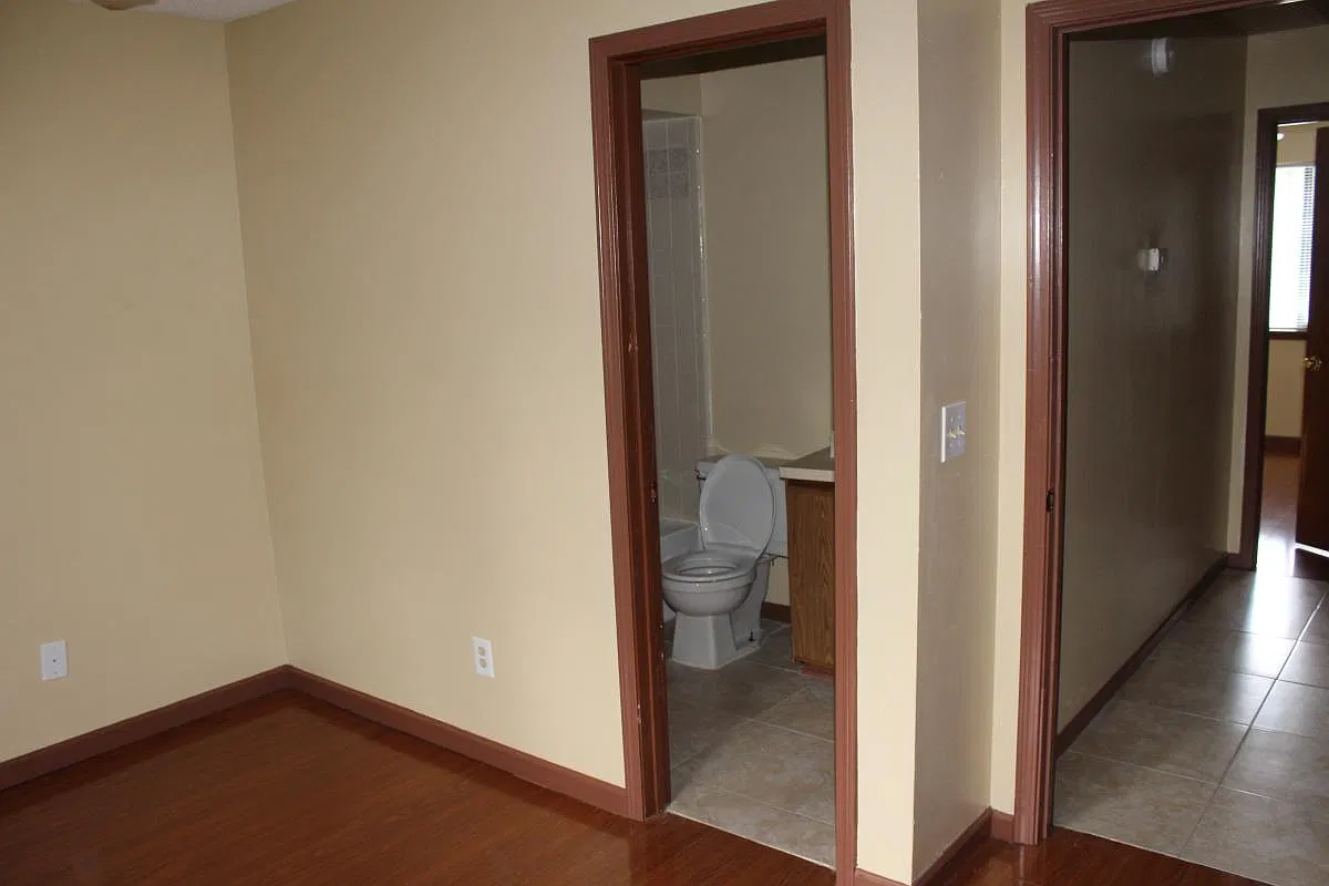 2 bed, 2.5 bath, 1088 sqft, $1,300 — Photo 4