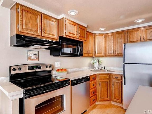 5th image of 740 N Pearl St APT 205