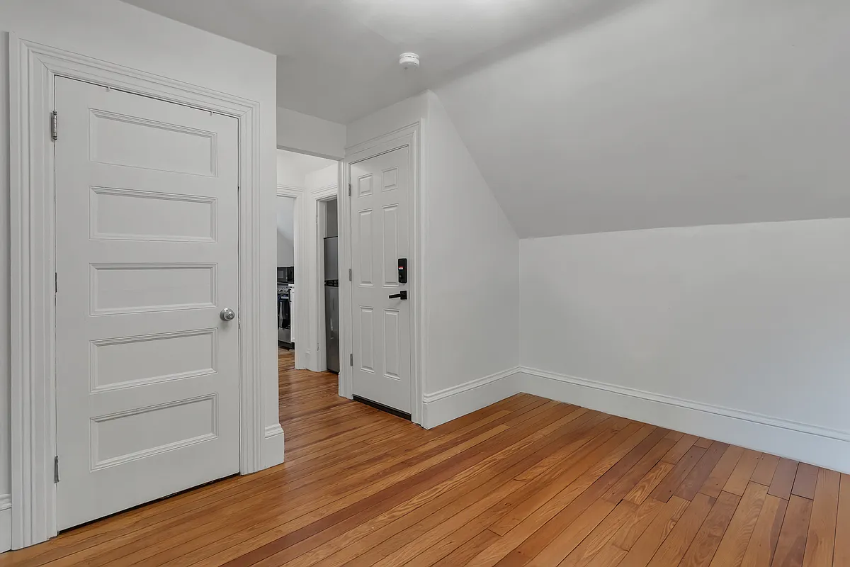 Building Photo - 511 Angell St #4