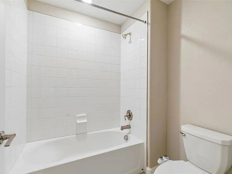 25057 Lambrusco Loop — Photo 37