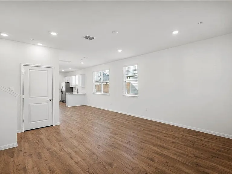 2517 Violet Theo Ln — Photo 8