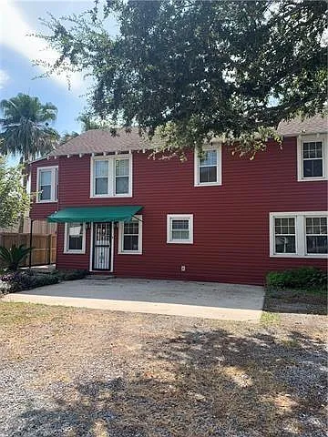 148 Helios Ave