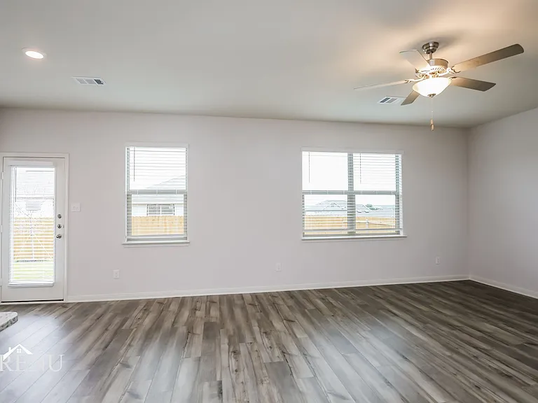 180 Ridgeland Oak Dr — Photo 17