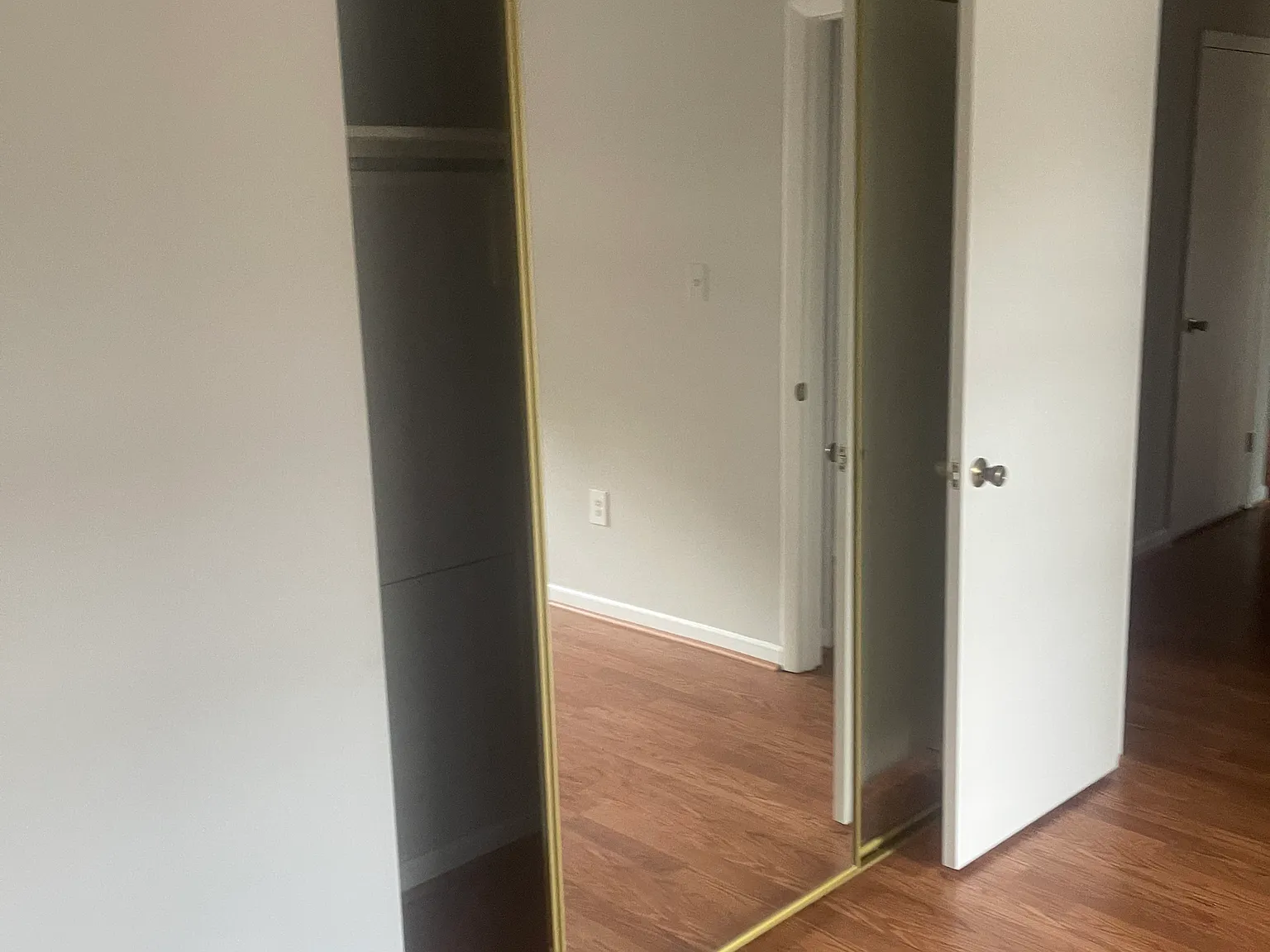 2 bed, 1000 sqft, $1,786 — Photo 2