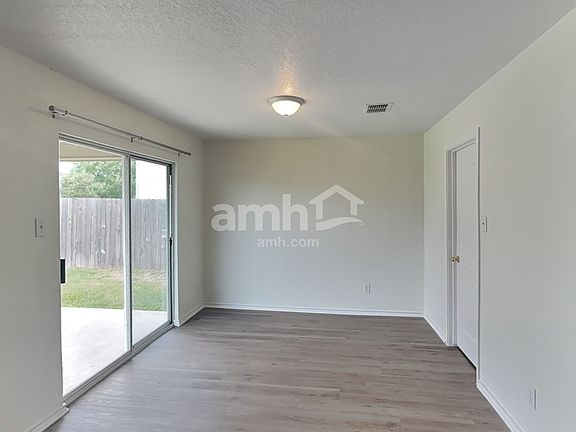 5th image of 629 Northhill Cir