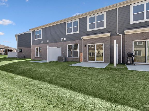 4th image of 4926 Pebble Ct #80