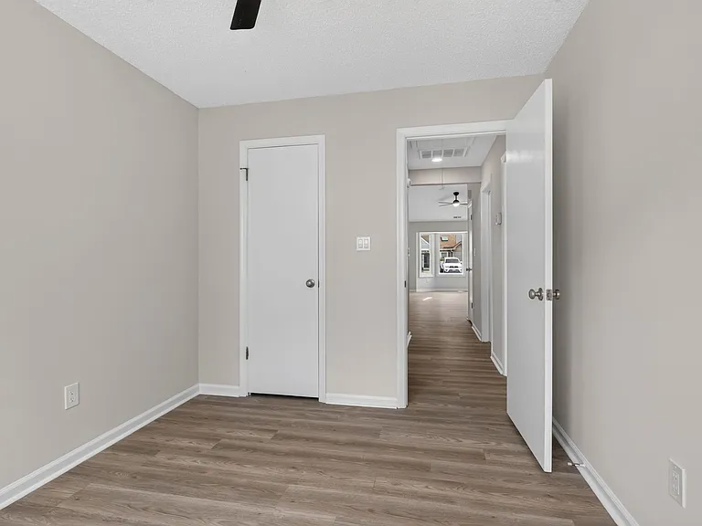 506 Biltmore Dr — Photo 13