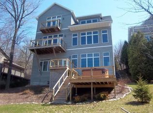 5185 Edgewater Beach Rd, Green Bay, WI 54311