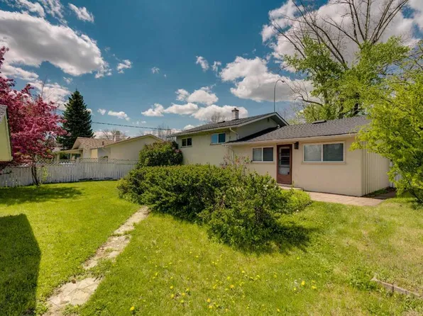 8432 W Elbow Dr SW, Calgary, AB T2V 1K7
