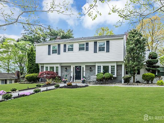 2nd image of 7 Stratford Dr