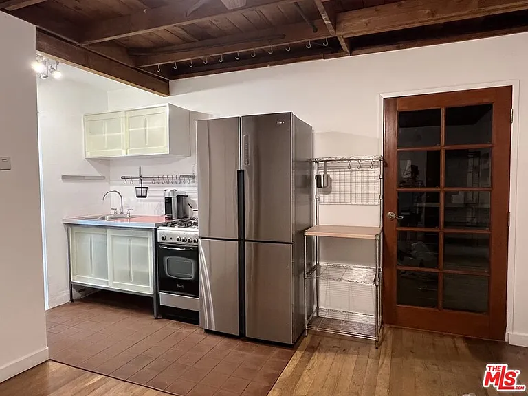 24 Westminster Ave #4 — Photo 10