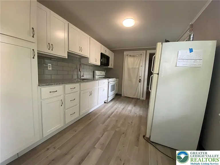 706 Northampton St #2 — Photo 3