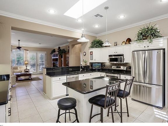 3rd image of 17835 W Buena Vista Dr