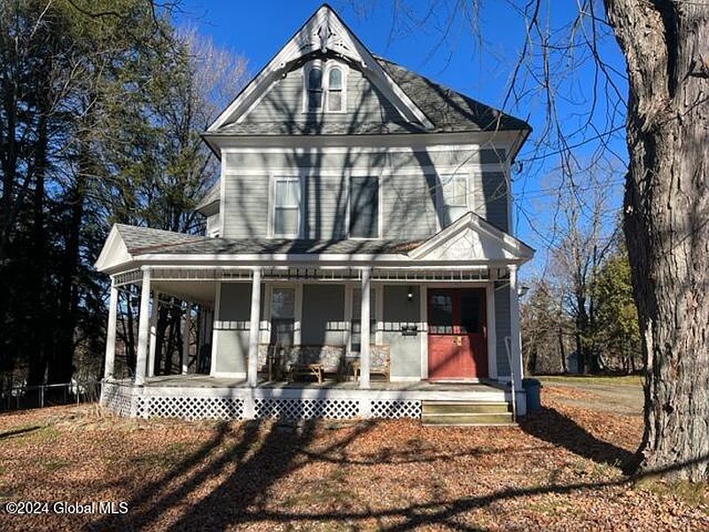 2nd image of 13 Maple Avenue