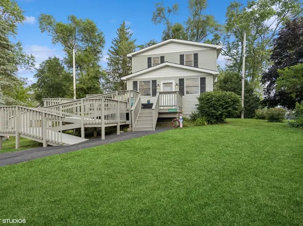 33323 75th St, Burlington, WI 53105