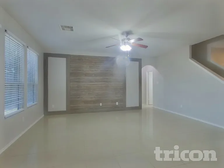 11430 Ryan Ct — Photo 2