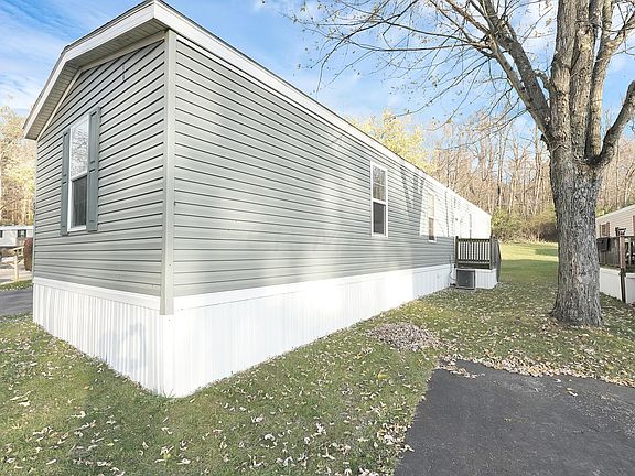 5th image of 97 Hampton Ln