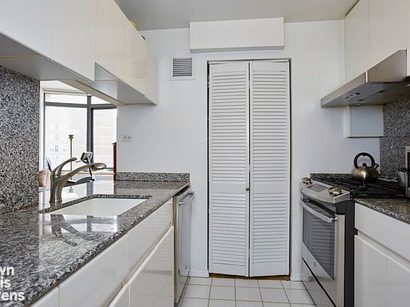 3rd image of 155 W 70th St APT 16E