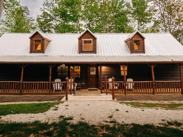 180 E Spencer Rd, Campton, KY 41301