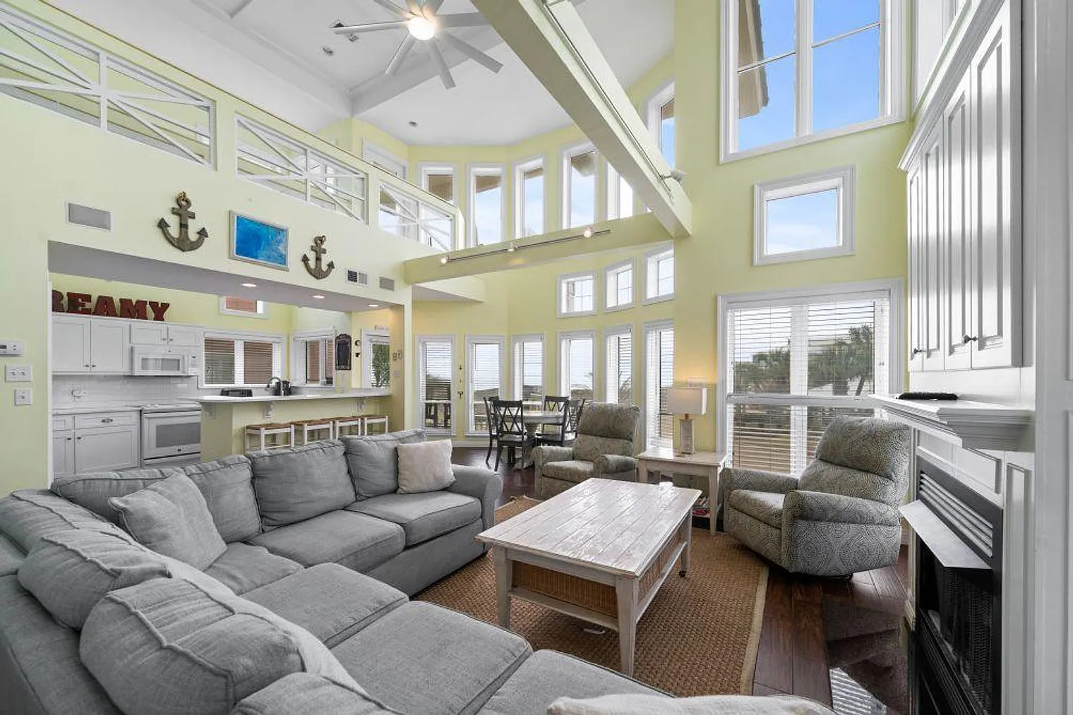 6 bed, 5.0 bath, 3207 sqft, $13,114 — Photo 3