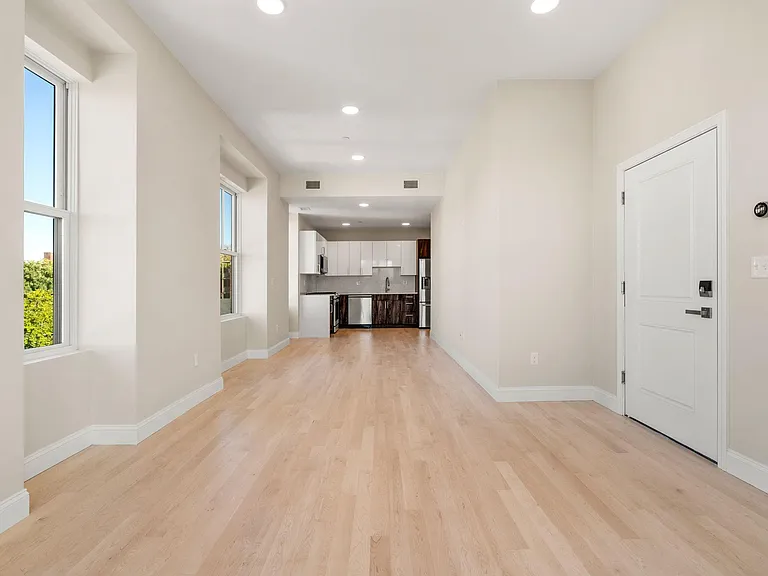 124 Warren St #401 — Photo 4