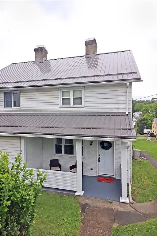 132 Grant St photo 1