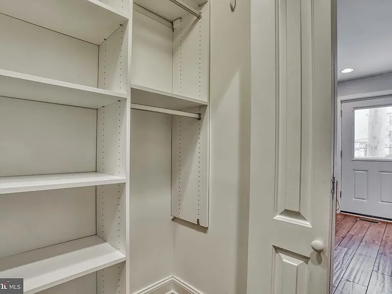 3810 Foster Ave — Photo 15