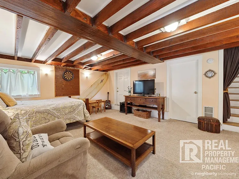 1550 Beverly Pl — Photo 28