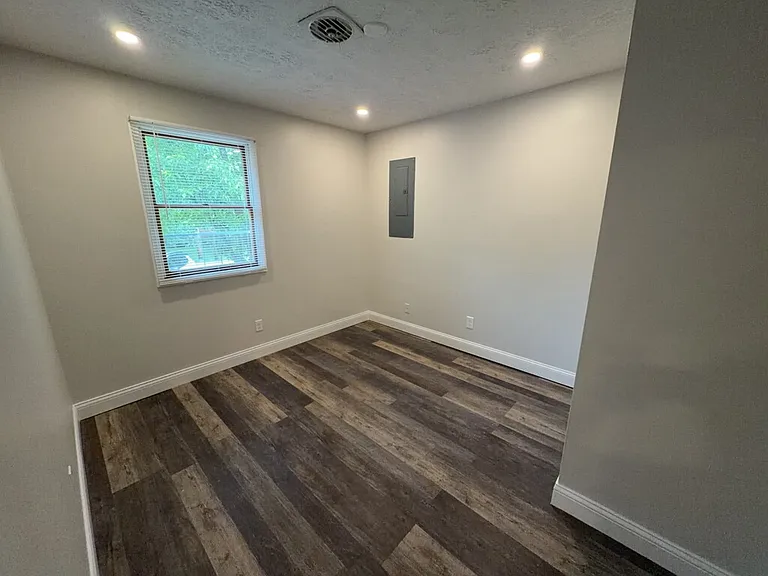 153 Holland Ave #A — Photo 7