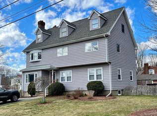 2 Mitchell Ln, Wakefield, MA 01880
