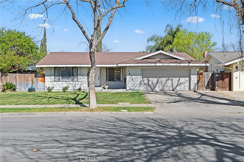 1975 E Alexander Ave photo 1
