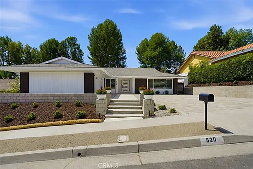 520 W Country Hls Photo 1