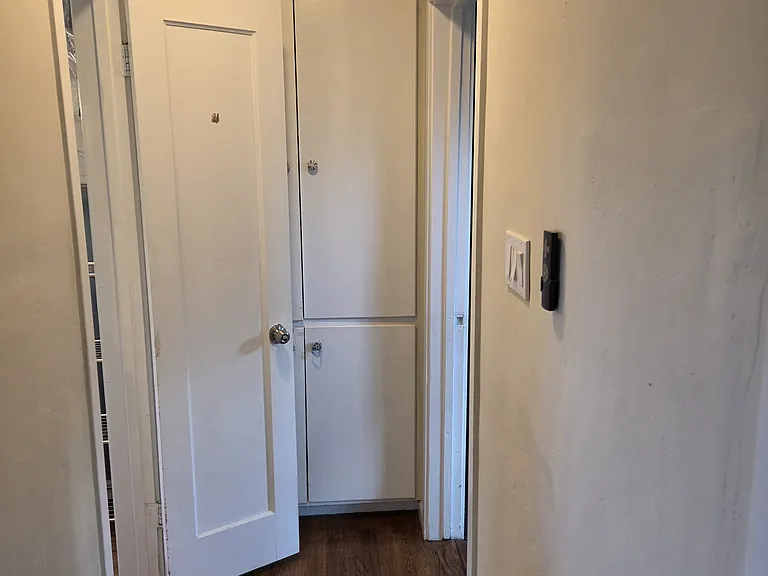121 Glenwood Ave — Photo 4