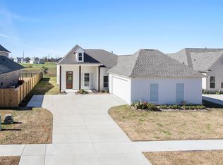 5095 Black River Rd, Darrow, LA 70725