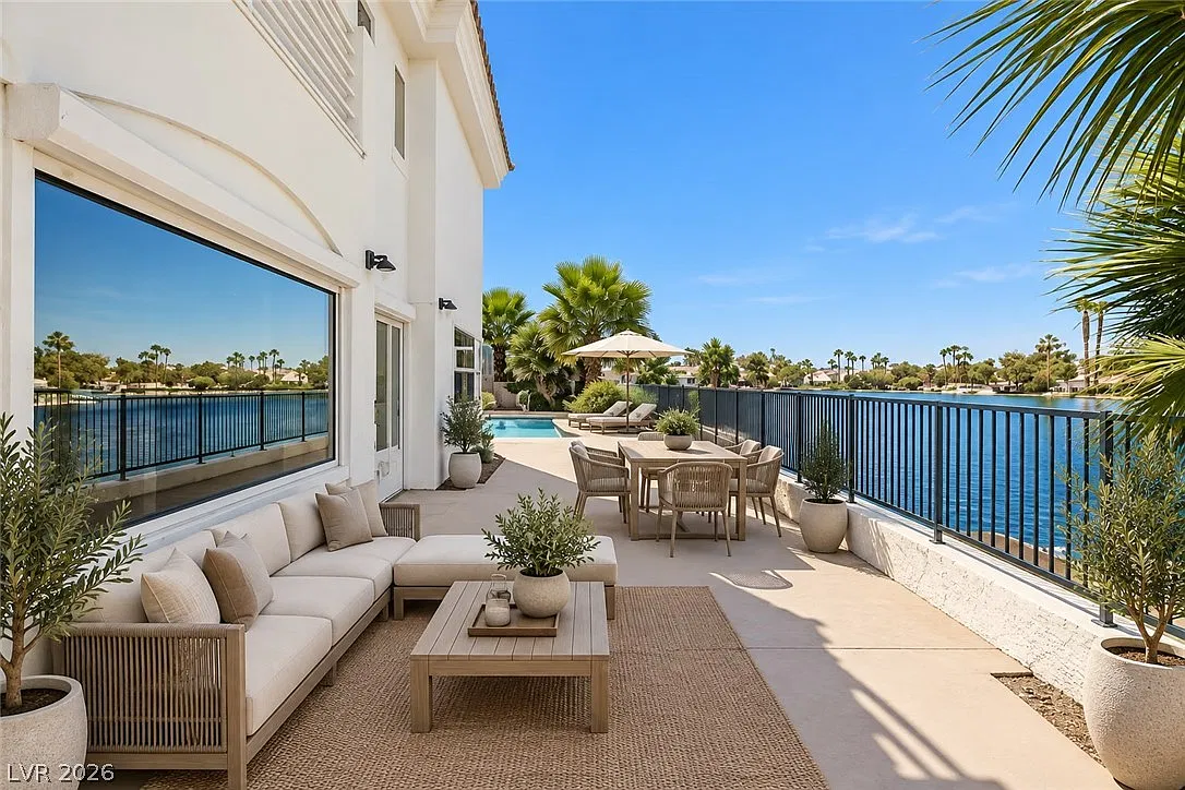 4 bed, 3.5 bath, 3406 sqft, $4,500 — Photo 2