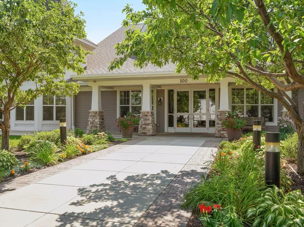 100 Clydesdale Trl APT 219, Hamel, MN 55340