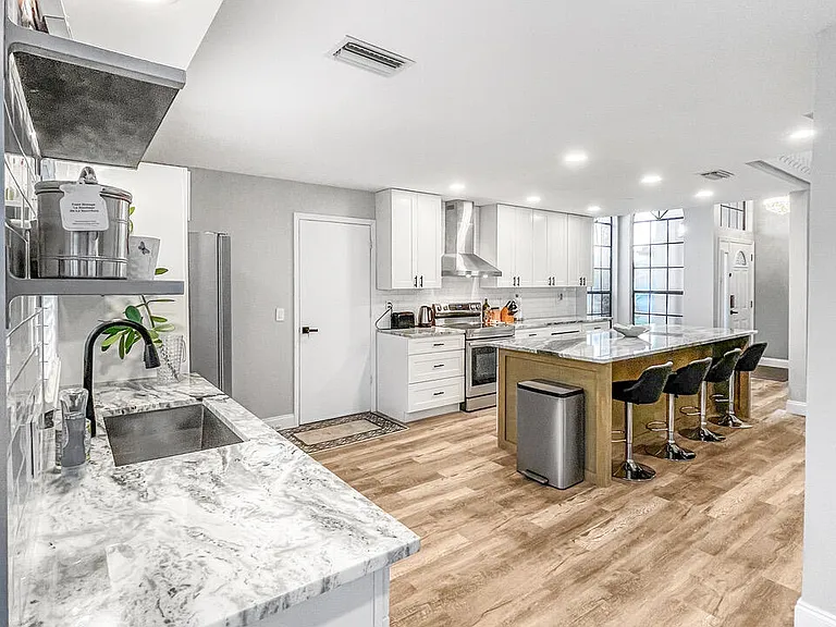 12989 Meadowbreeze Dr — Photo 14