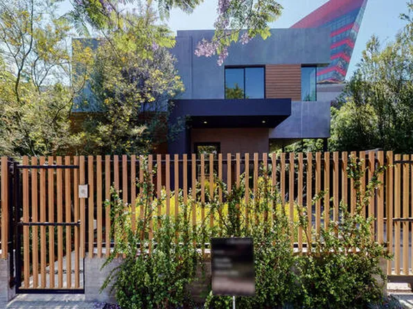 701 Huntley Dr, West Hollywood, CA 90069