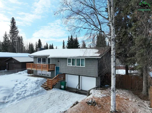 4721 Stanford Dr, Fairbanks, AK 99709