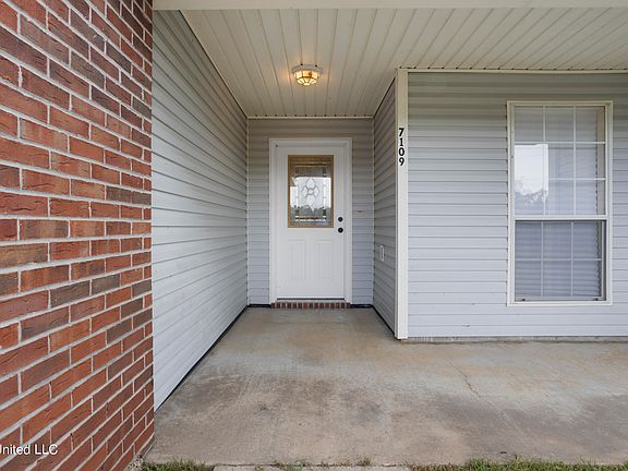 4th image of 7109 Bayou Landing Dr