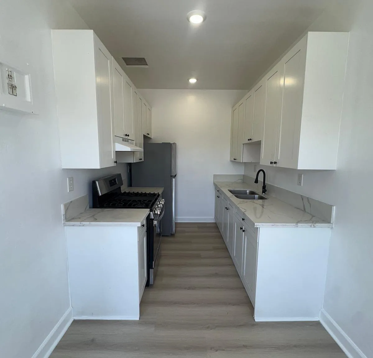 Studio, 400 sqft, $1,500 — Photo 1
