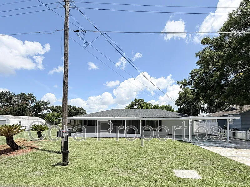 3 bed, 1.0 bath, 1497 sqft, $1,750 — Photo 2