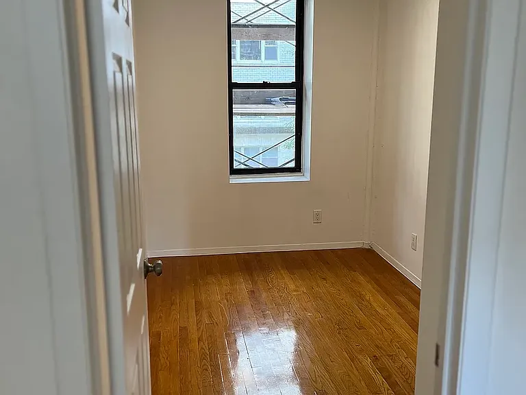 532 E 82nd St #10 — Photo 5