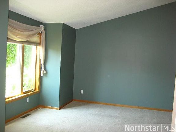 5th image of 22747 Palisade St NE