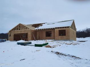5294 N Point Dr, Pierson, MI 49339