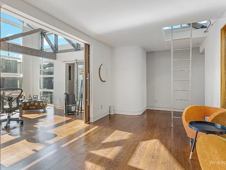 451 Eureka St — Photo 28