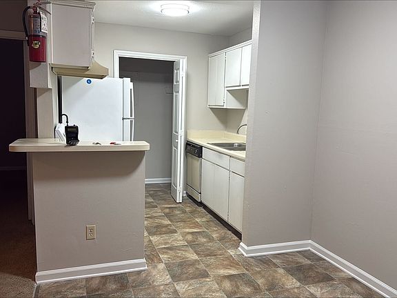 2nd image of 3712 West Ave #3722-D