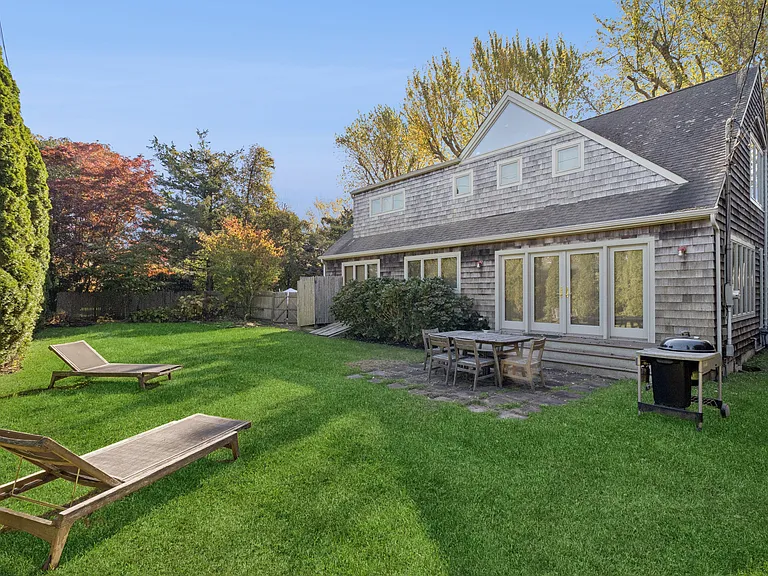 70 Dayton Ln — Photo 4