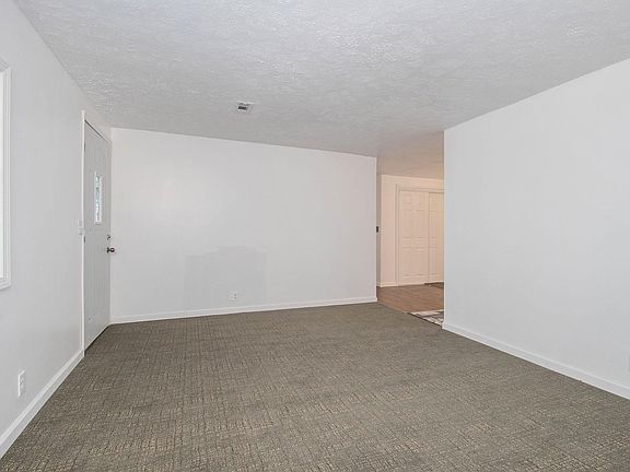 4th image of 28080 Ruskin Ave